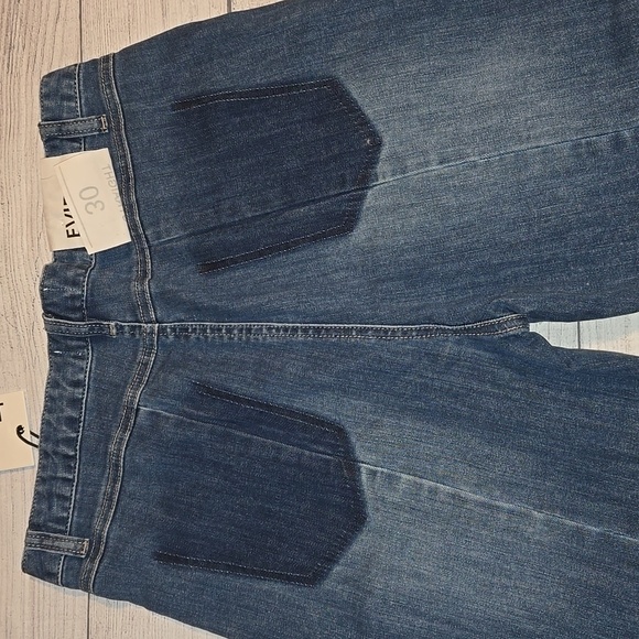 EVIDNT Tangier Step Hem Straight Cropped Jeans Medium Wash Size 30 NWT - Picture 9 of 16